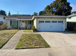 831 Crespi Dr, Pacifica, CA 94044