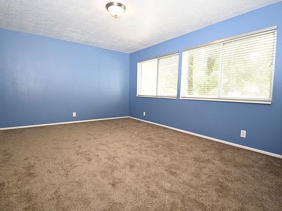 4th image of 1877 Monterey Dr