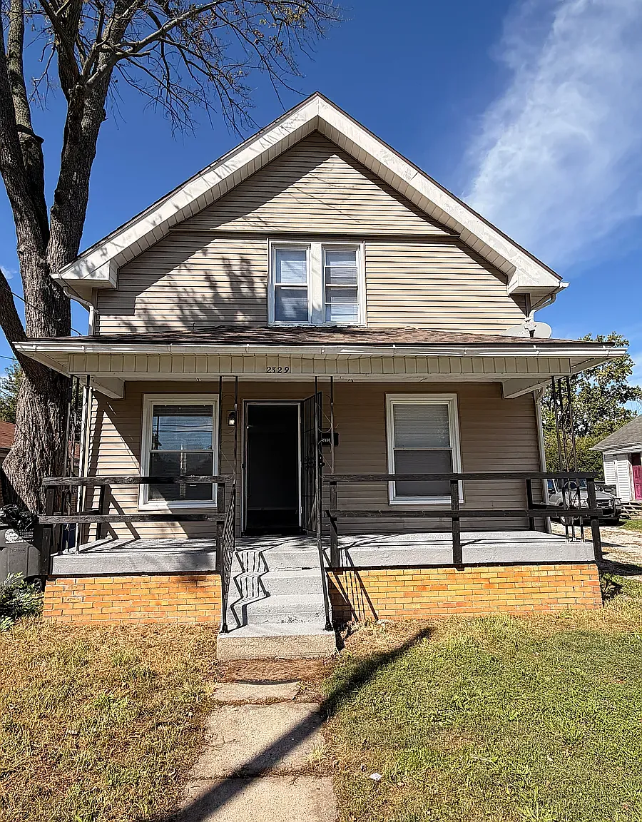 4 bed, 1275 sqft, $1,350 — Photo 1