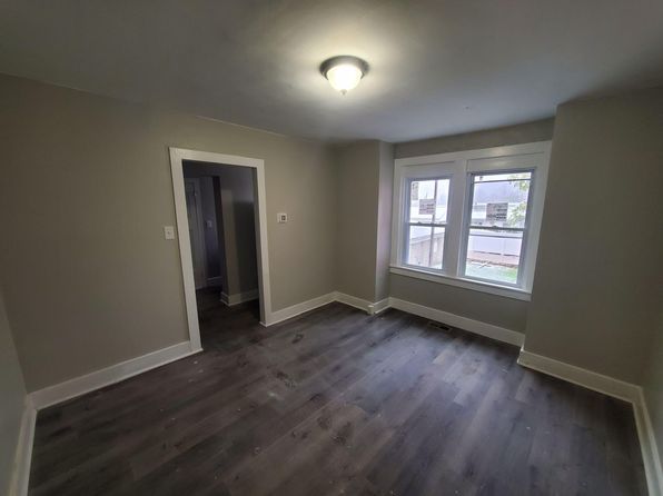 8 E Main St #2