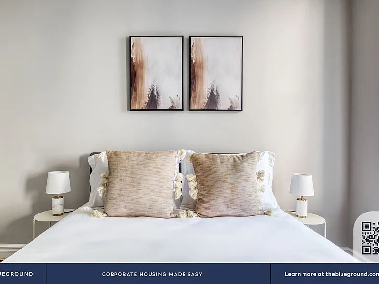102 E 7th St #3 — Photo 15