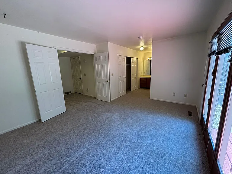 1047 Mirrormere Cir — Photo 18