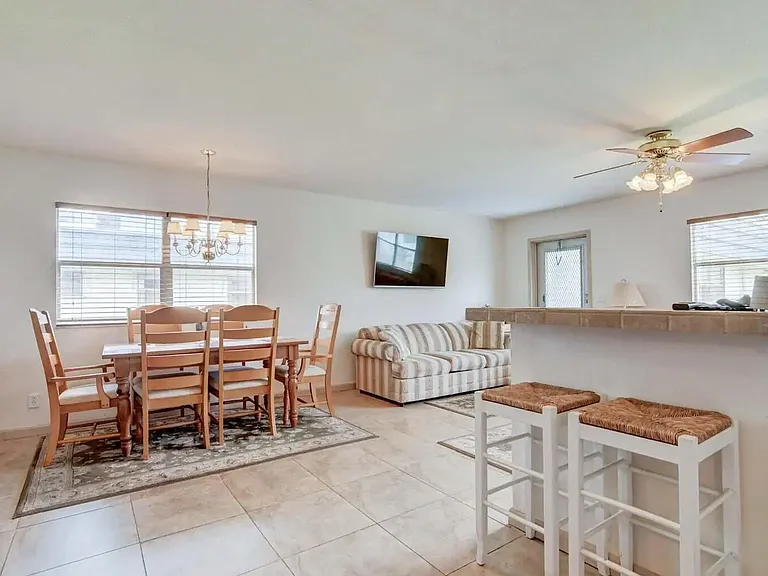 43 Waterford Cir #B — Photo 16