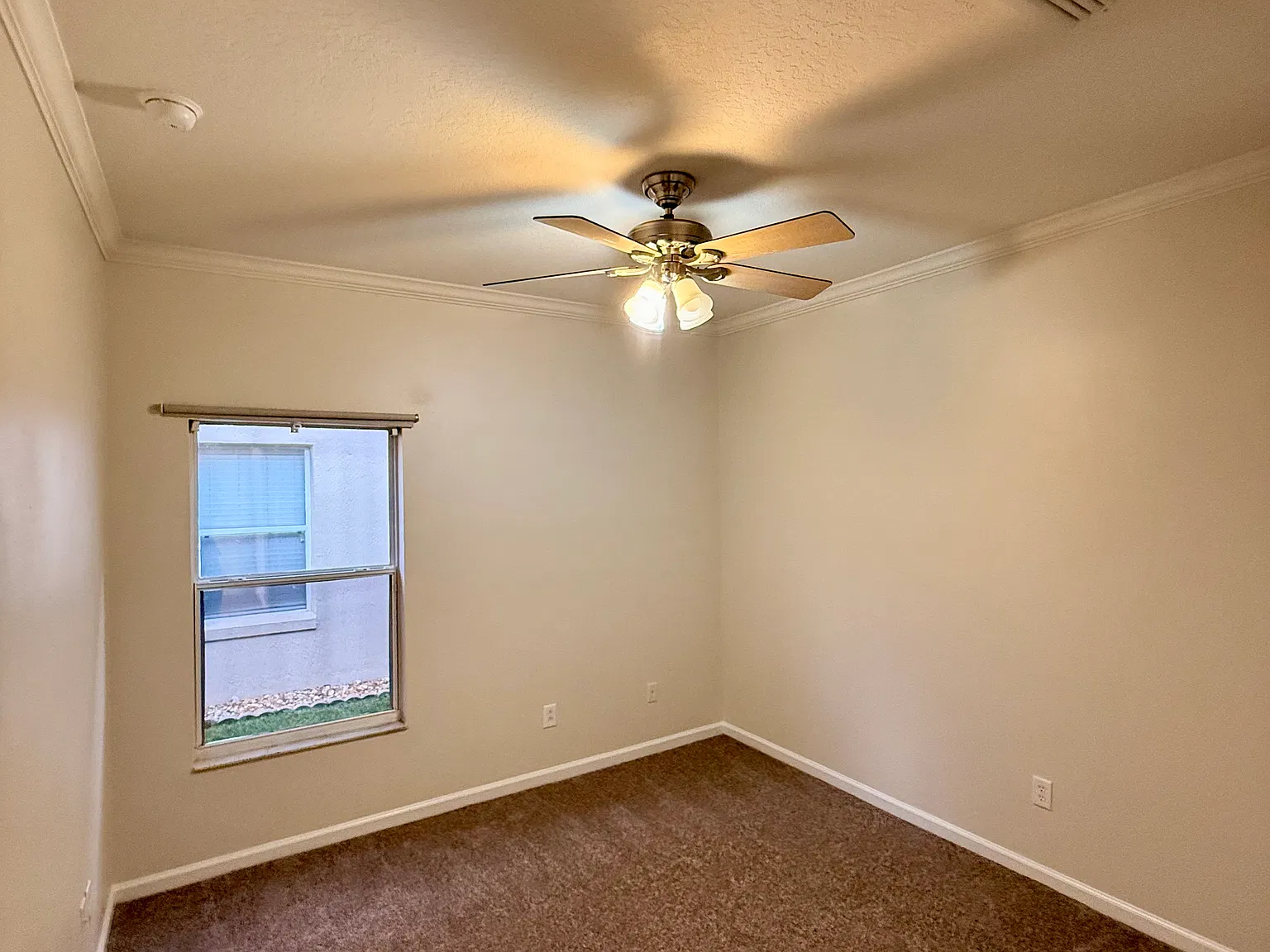 4 bed, 1928 sqft, $3,500 — Photo 2