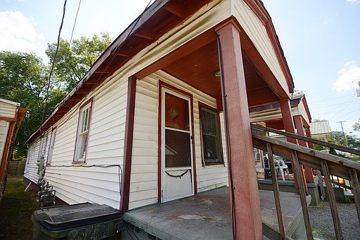 2nd image of 2917 24th St