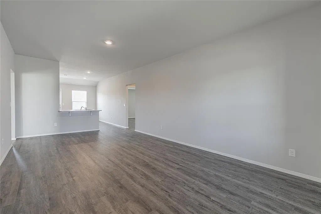 4 bed, 1723 sqft, $1,700 — Photo 2