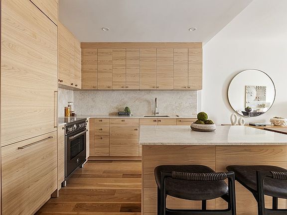 3rd image of 212 Huron St #3