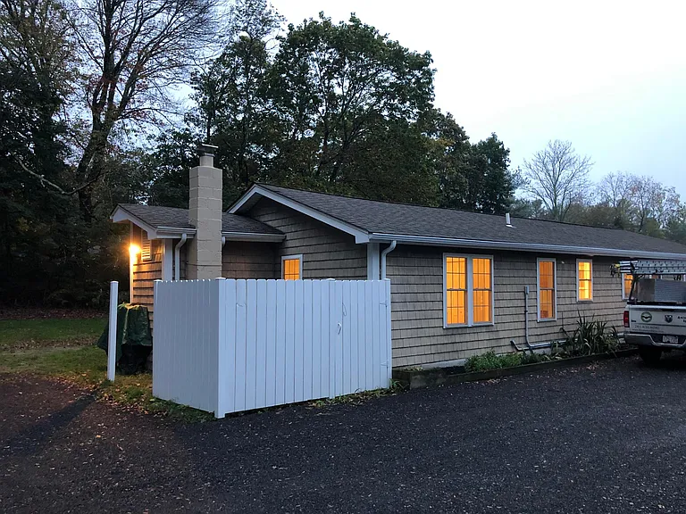 Rear — Photo 18