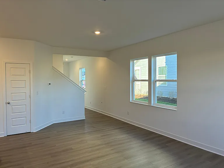 410 Monarch Ln — Photo 13