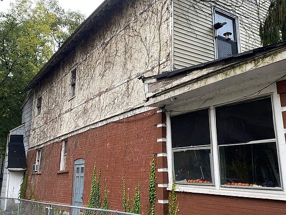 2nd image of 118 N Allen St