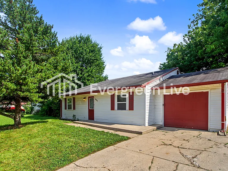 8507 New Field Cir — Photo 2