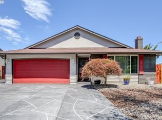 615 SE 19th St, Troutdale, OR 97060