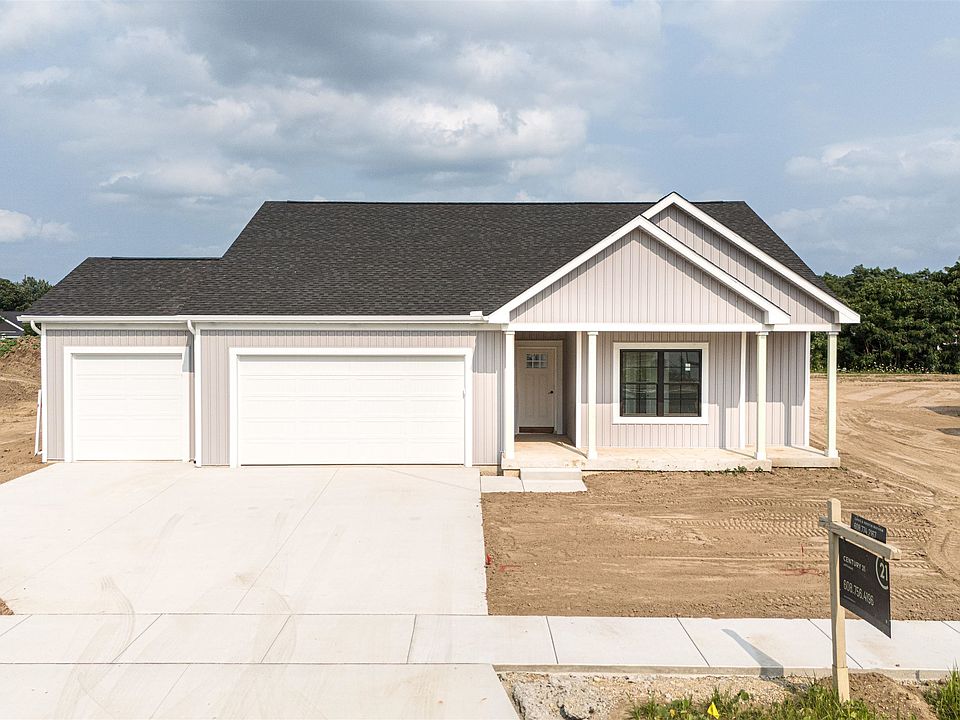 1st image of 3822 N Woodbury Ln