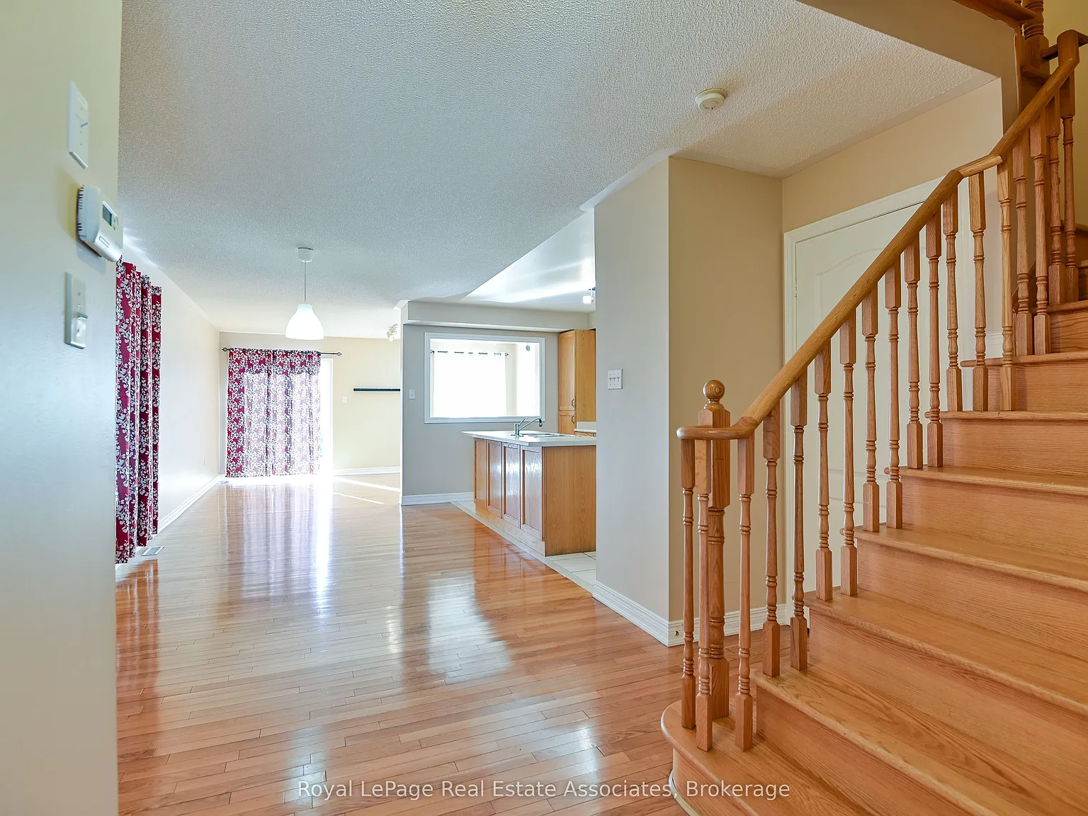3 bed, $2,900 — Photo 3
