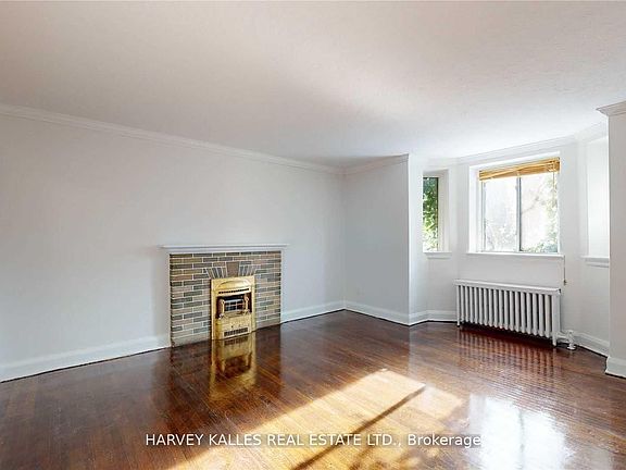 2nd image of 320 Lonsdale Rd #3