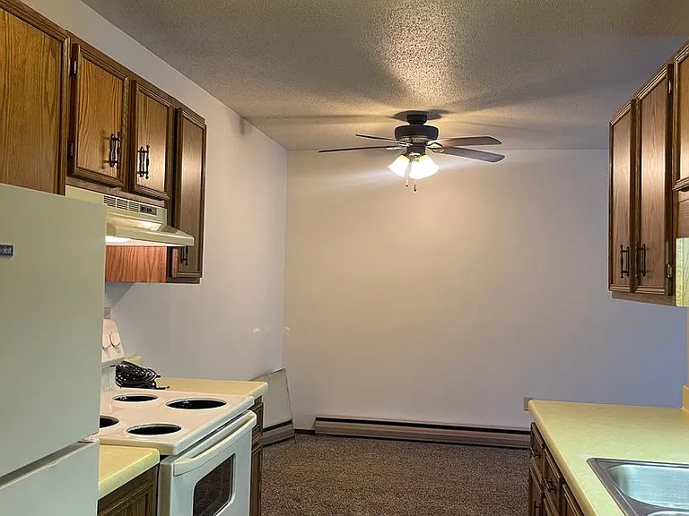 Silver Leaf Apartments — Photo 43
