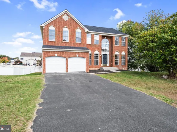 325 Rustling Leaf Pl, Kearneysville, WV 25430