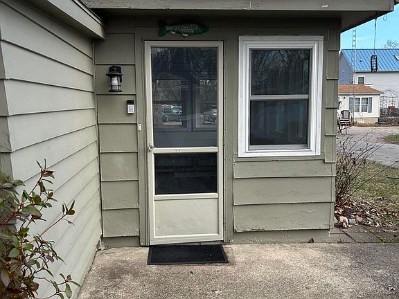 3rd image of 63479 W Fish Lake Rd