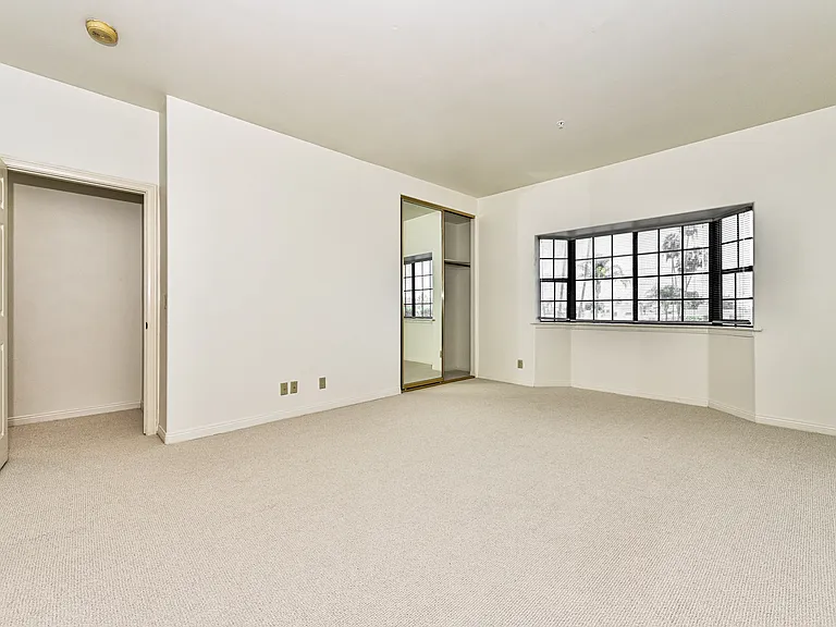 5319 Lindley Ave #303 — Photo 11