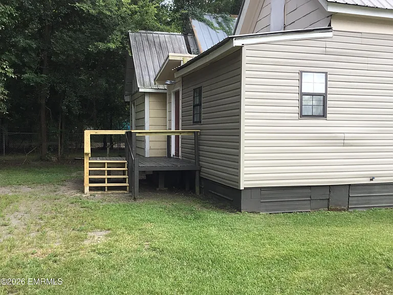 901 Fulton Ave — Photo 4