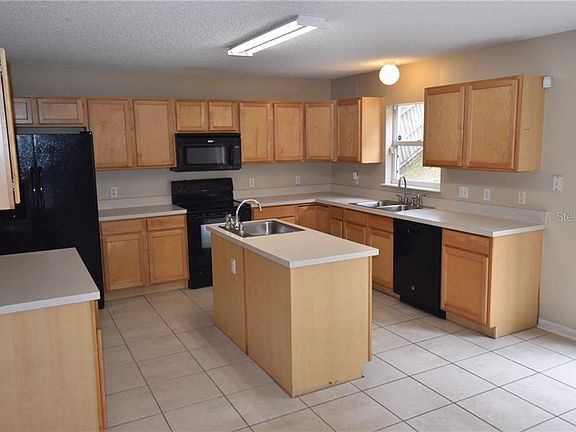 2nd image of 829 Jayhil Dr