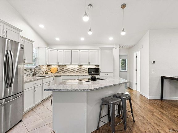 4th image of 993 S Oakland Court