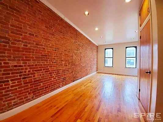 Rented by Spire Group | media 8