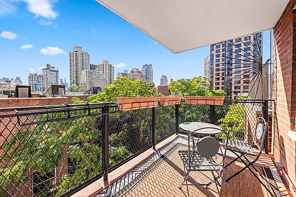 Sold by Compass | media 20