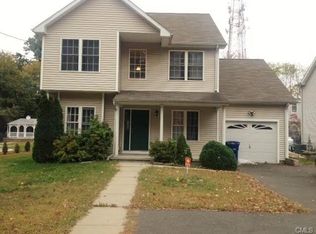 1392 Chopsey Hill Rd, Bridgeport, CT 06606