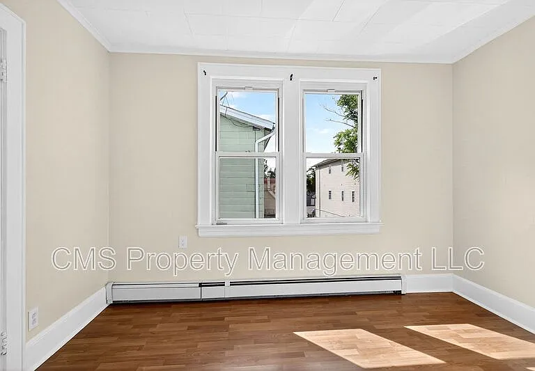 49 Welland Ave #2 — Photo 15