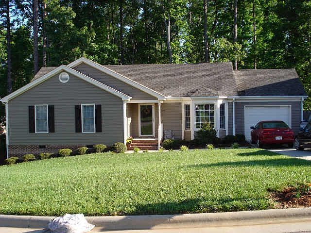 Bright southern-facing front yard