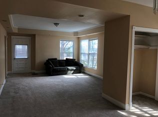 2520 Edina Blvd APT 1, Zion, IL 60099
