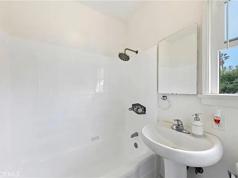3907 Edgehill Dr — Photo 28