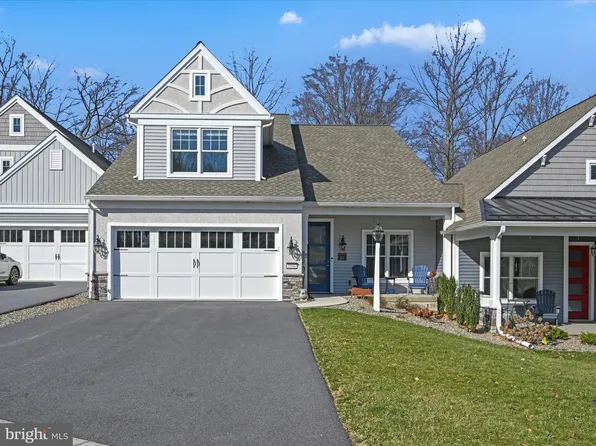 1044 Bell Tower Dr, Lebanon, PA 17042
