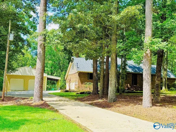 4602 W Pleasant Acres Dr, Decatur, AL 35603