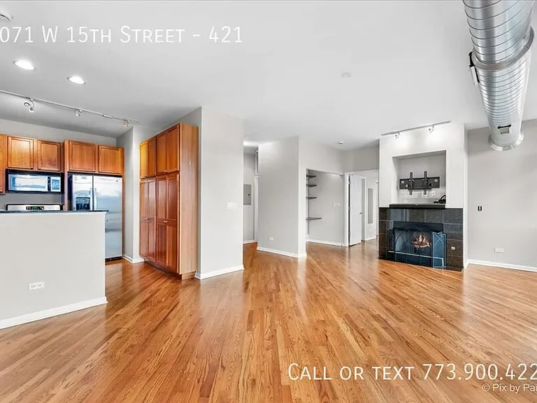 1071 W 15th St #421 — Photo 7