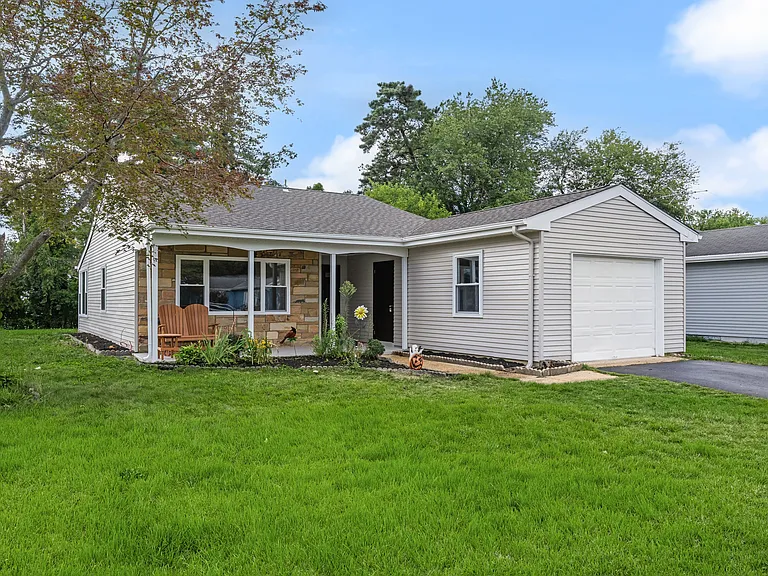 109 Huntington Dr — Photo 21