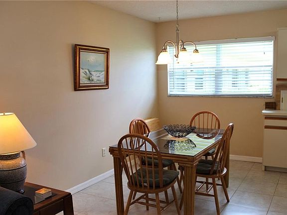 3rd image of 1 Vista Palm Ln