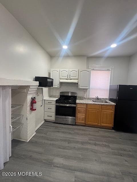 1st image of 525 Franklin St Floor 1