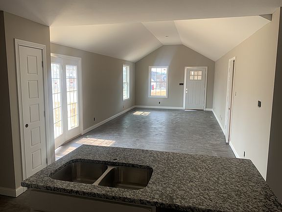 5th image of 10 Charleston Oaks Lot 10
