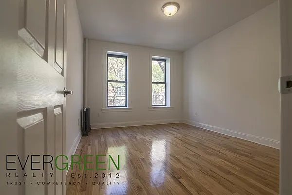Rented by Evergreen Apartments BK | media 3