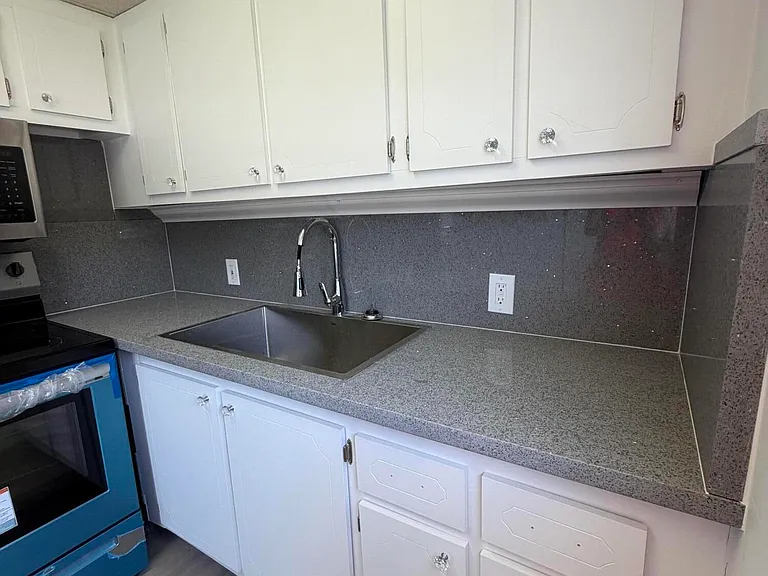 266 Brighton Dr E #G — Photo 3