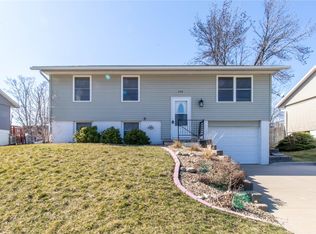 408 Hanover Rd SW, Cedar Rapids, IA 52404