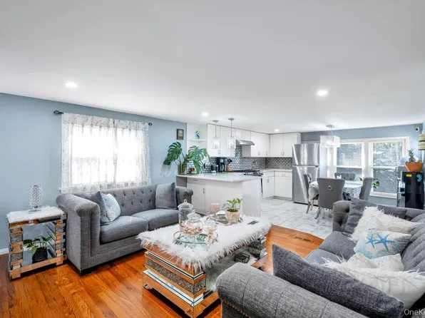 229 W Montauk Highway #87A, Hampton Bays, NY 11946