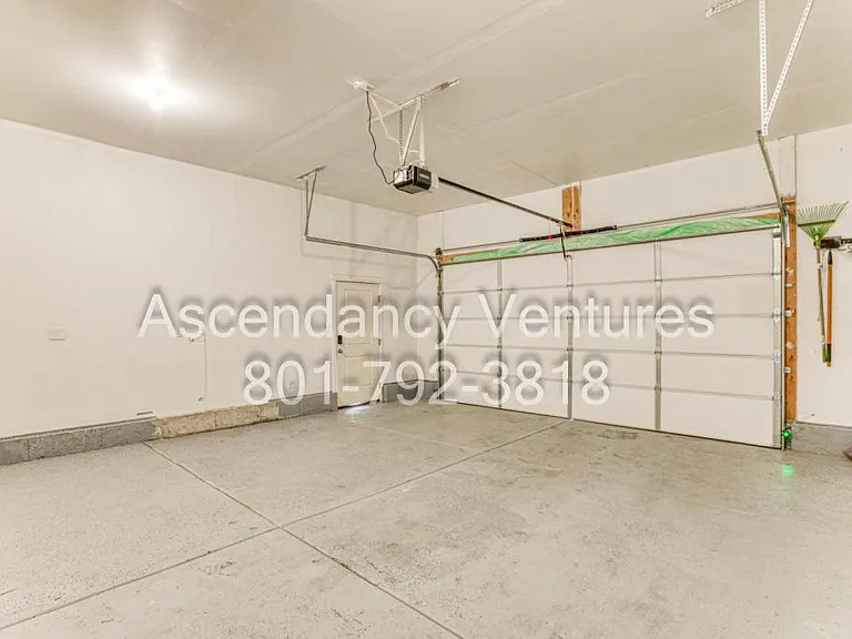 664 W 1300 N — Photo 14