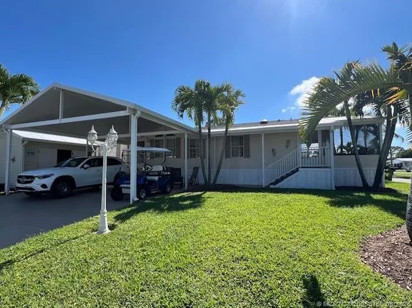 6120 Holly Ln, Lake Worth, FL 33462