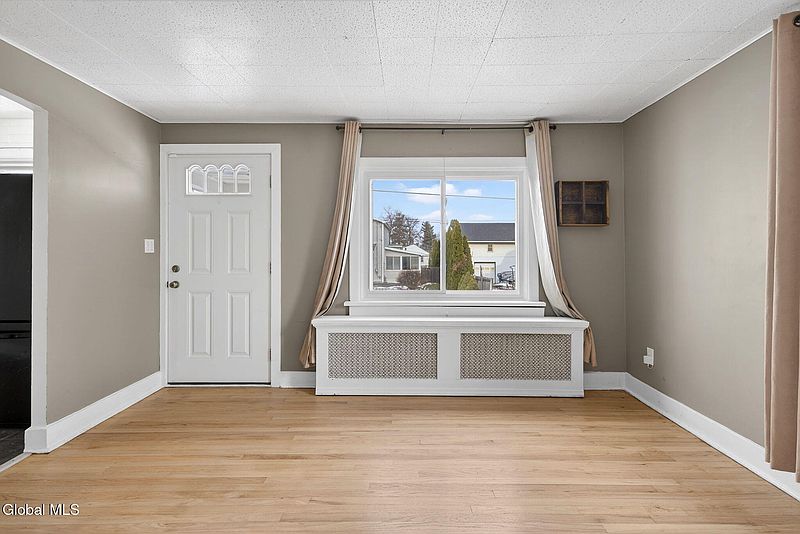 2nd image of 8 Hudson Ave W