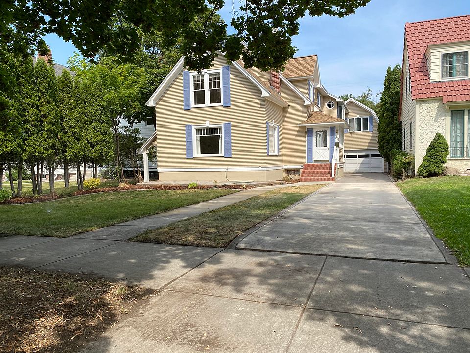 1st image of 216 University Ave