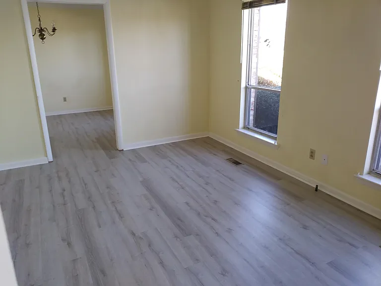 2512 Sharron Dr — Photo 4