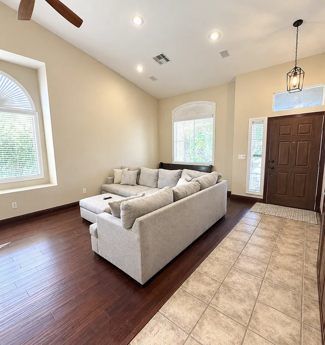 3 bed, 1977 sqft, $2,400 — Photo 4